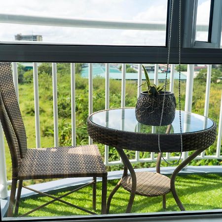 Апартаменты An Oasis In Tagaytay Тагайтай Экстерьер фото